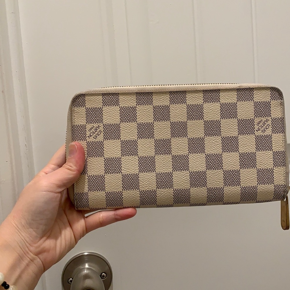 Louis Vuitton Damier Azur Organizer Zippy Wallet.